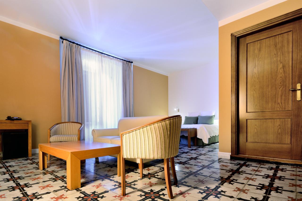 Hotel Ahc Palacio Coria Eksteriør billede